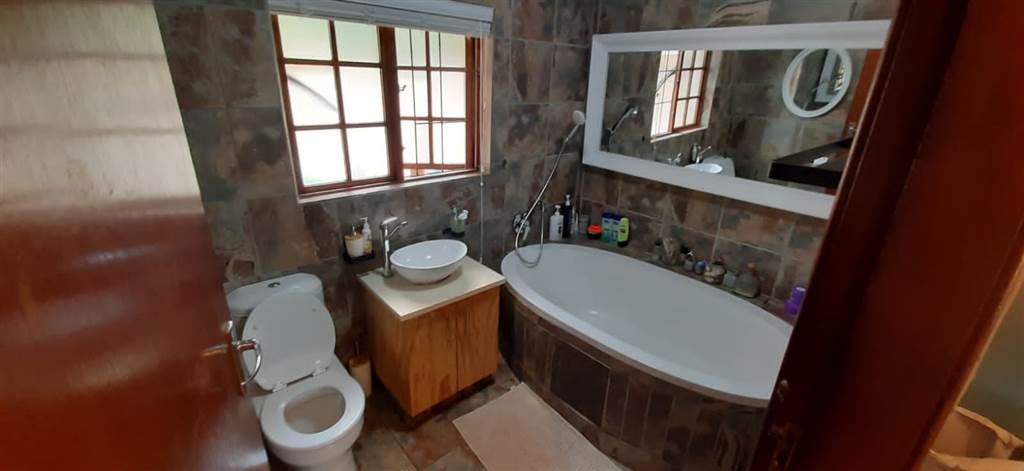 3 Bed House in Mtunzini photo number 5
