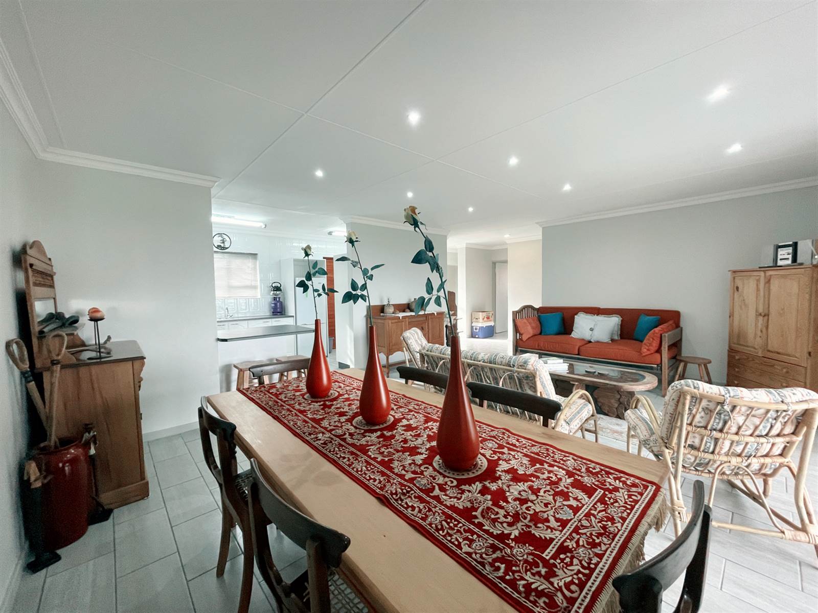 3 Bed Townhouse in Jeffreys Bay photo number 3