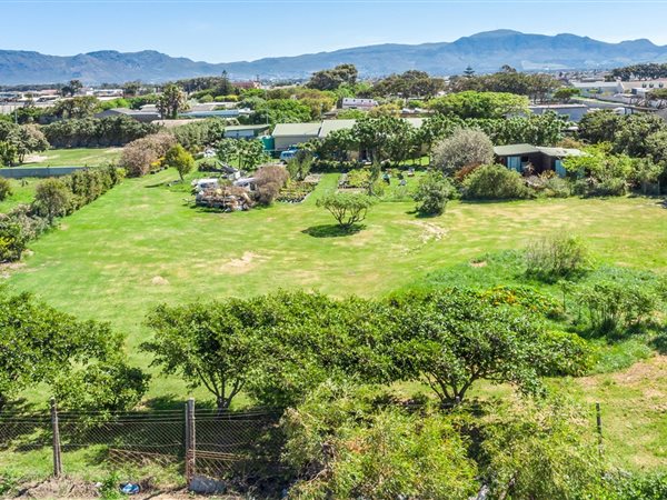 3 980 m² Smallholding 3 980 m² Smallholding