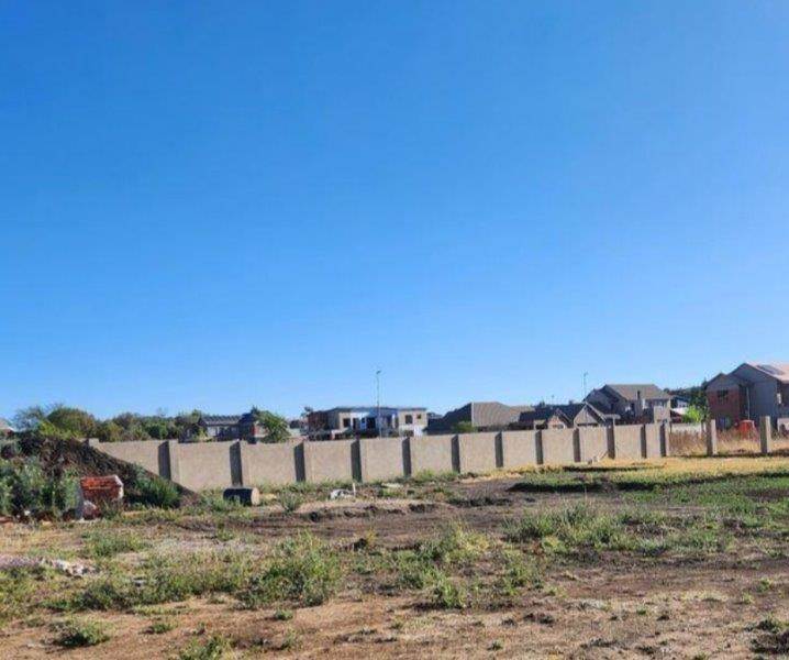 1250 m² Land available in Somerton Estate photo number 1