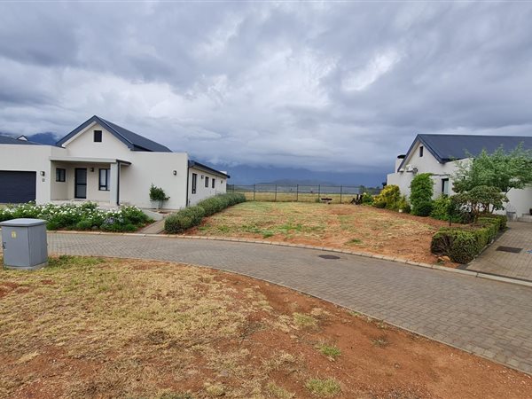 301 m² Land available in Robertson