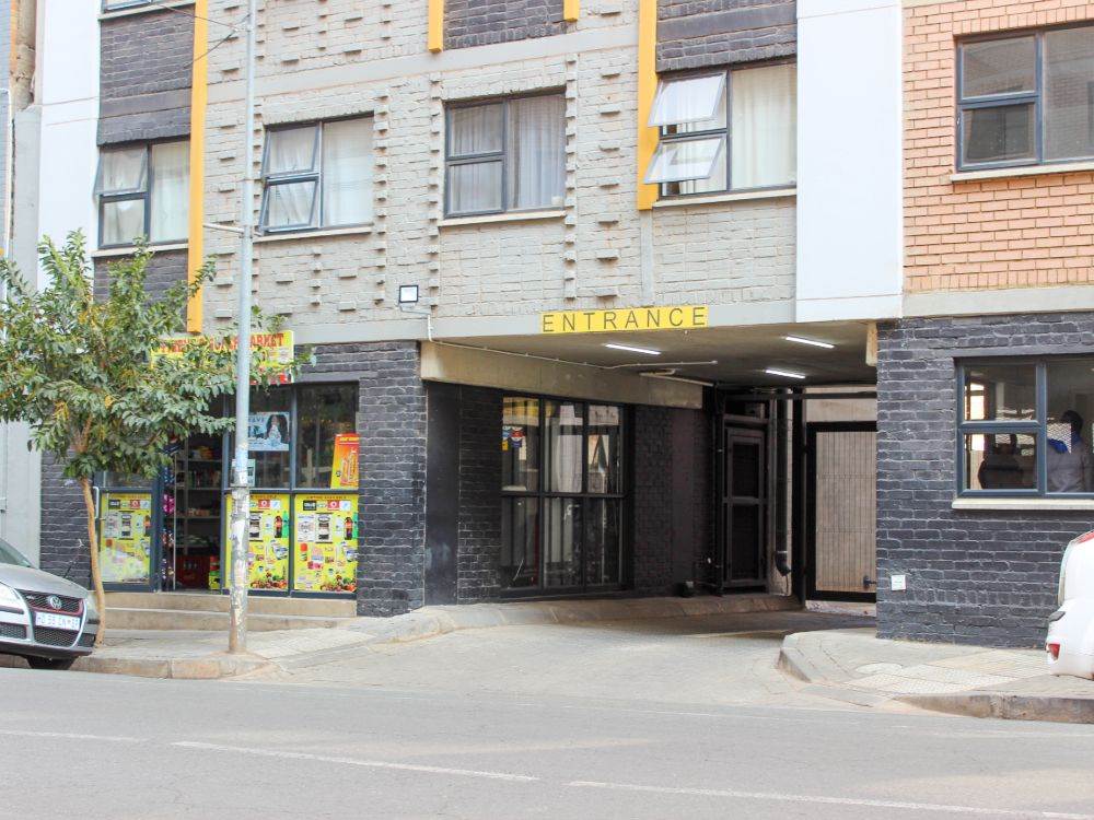 Bachelor apartment in Maboneng photo number 10