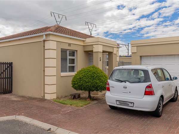 3 Bed Townhouse in Retreat