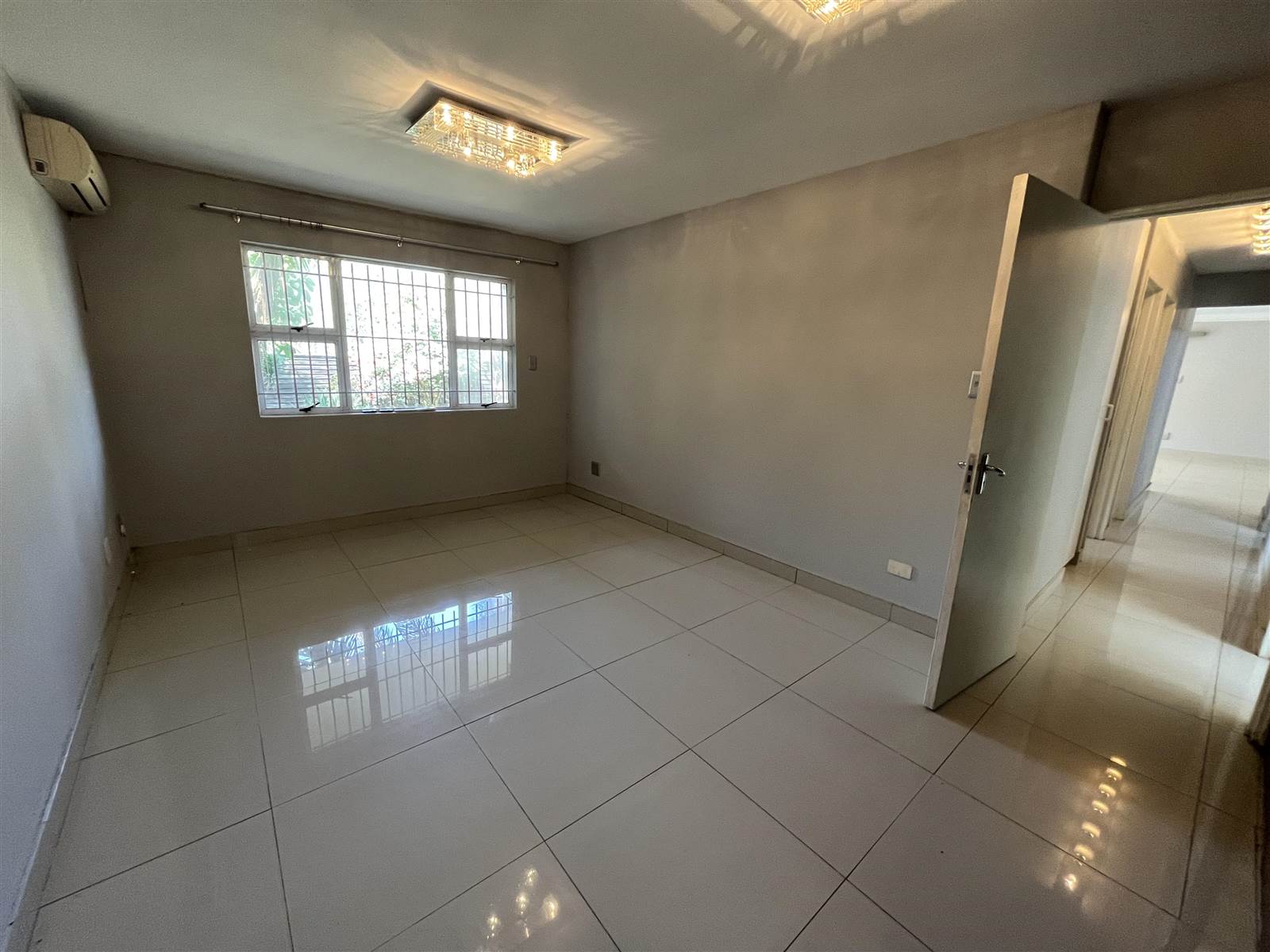 3 Bed Apartment in Umgeni Park photo number 16