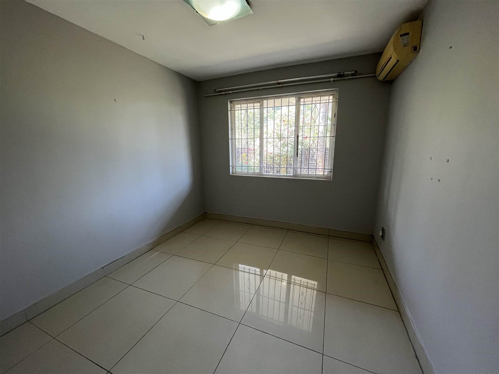 3 Bed Apartment in Umgeni Park photo number 11