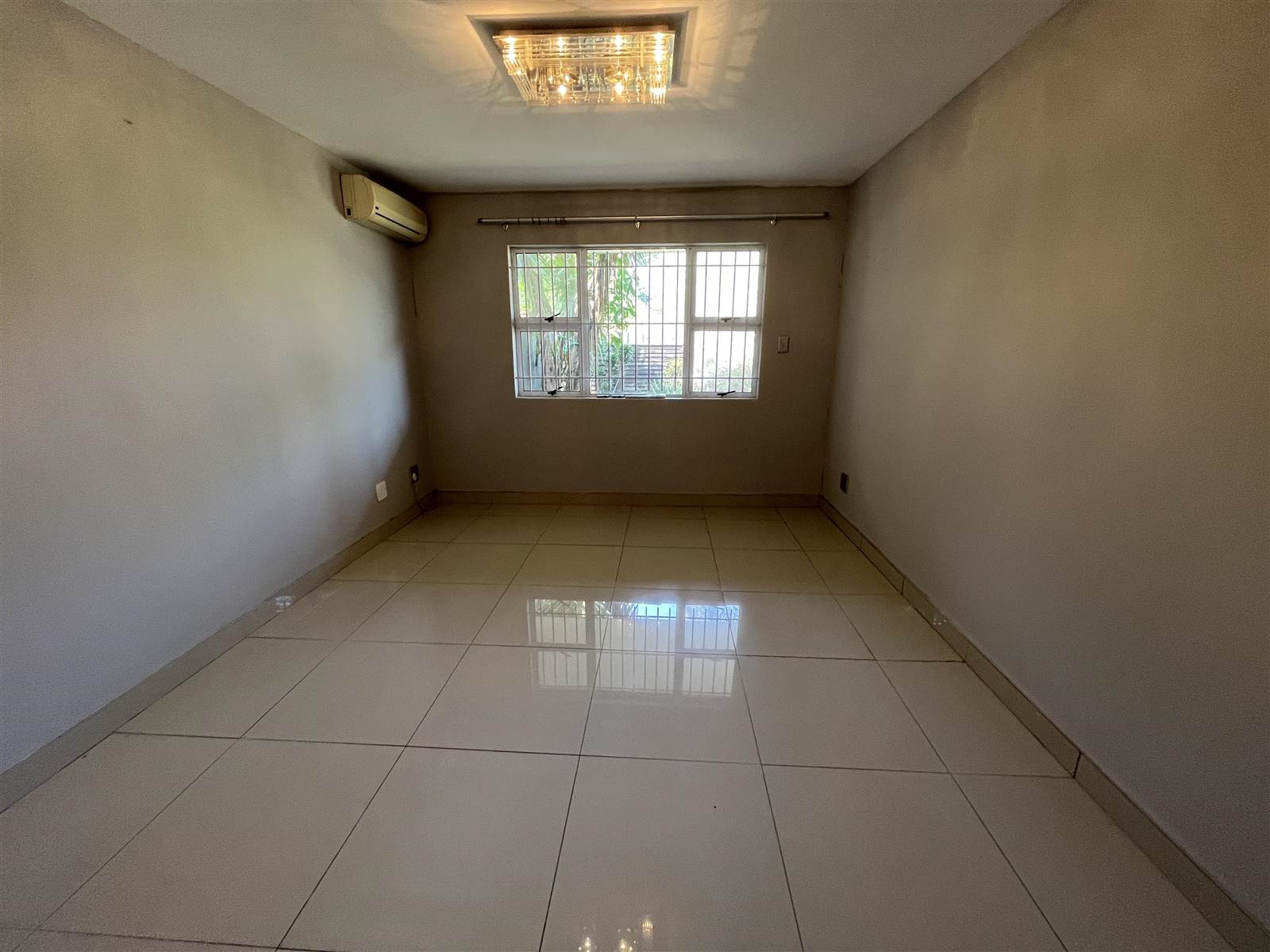 3 Bed Apartment in Umgeni Park photo number 15