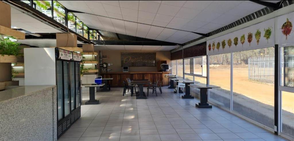 700  m² Commercial space in Magaliesburg photo number 4