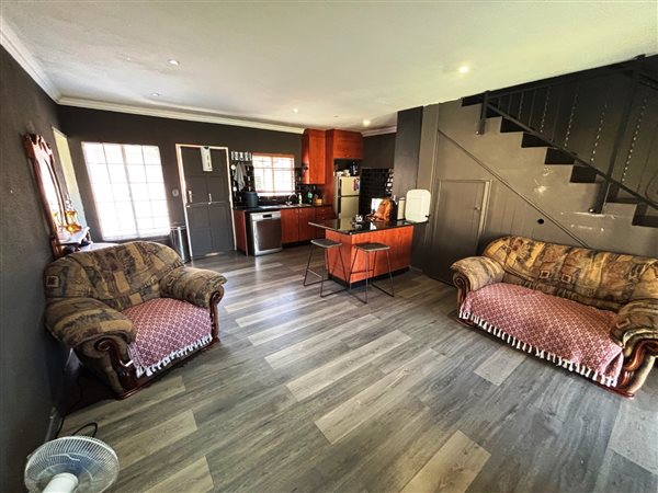 2 Bedroom Townhouse 2 Bedroom Townhouse