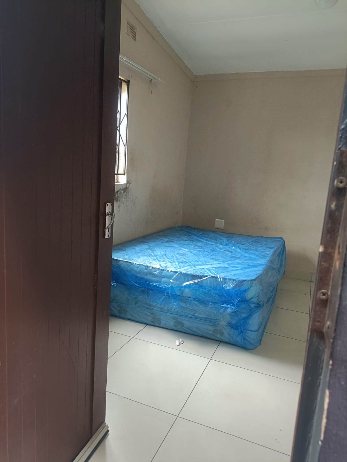 5 Bed House in Esikhawini photo number 4