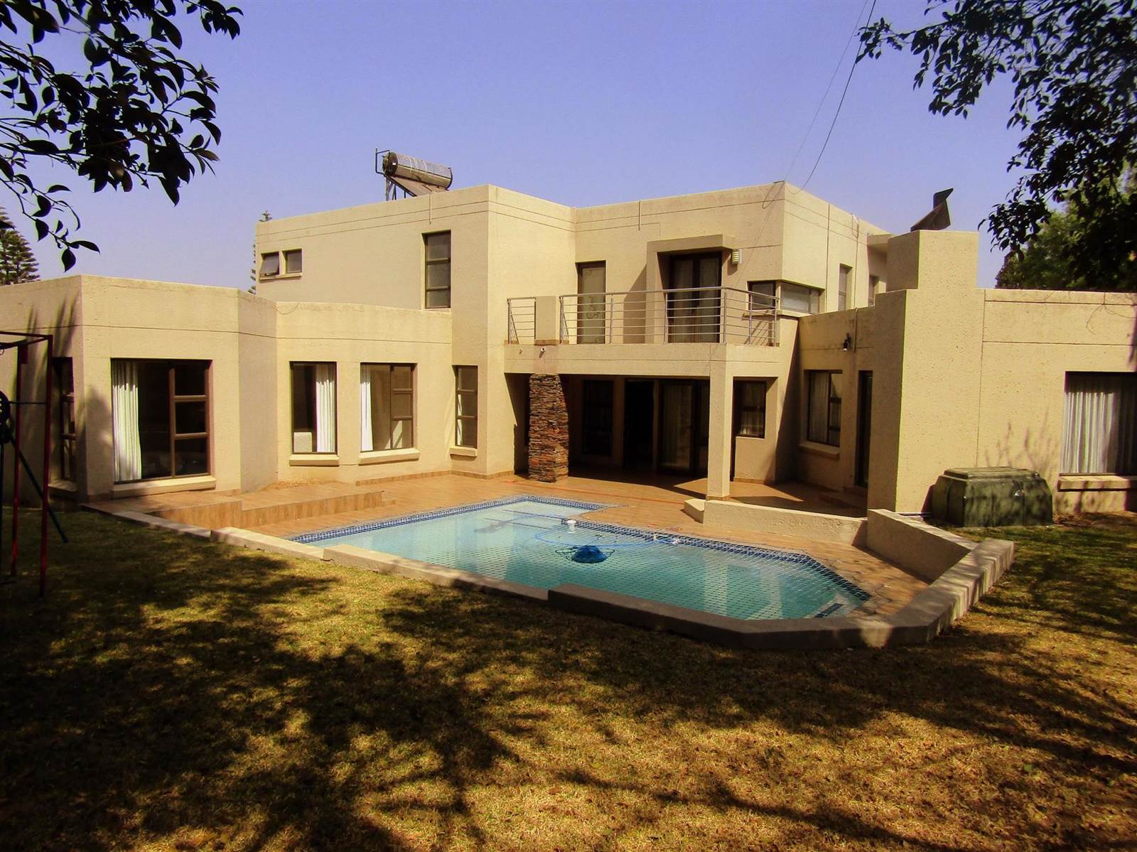 4 Bed House in Kyalami Estate photo number 27