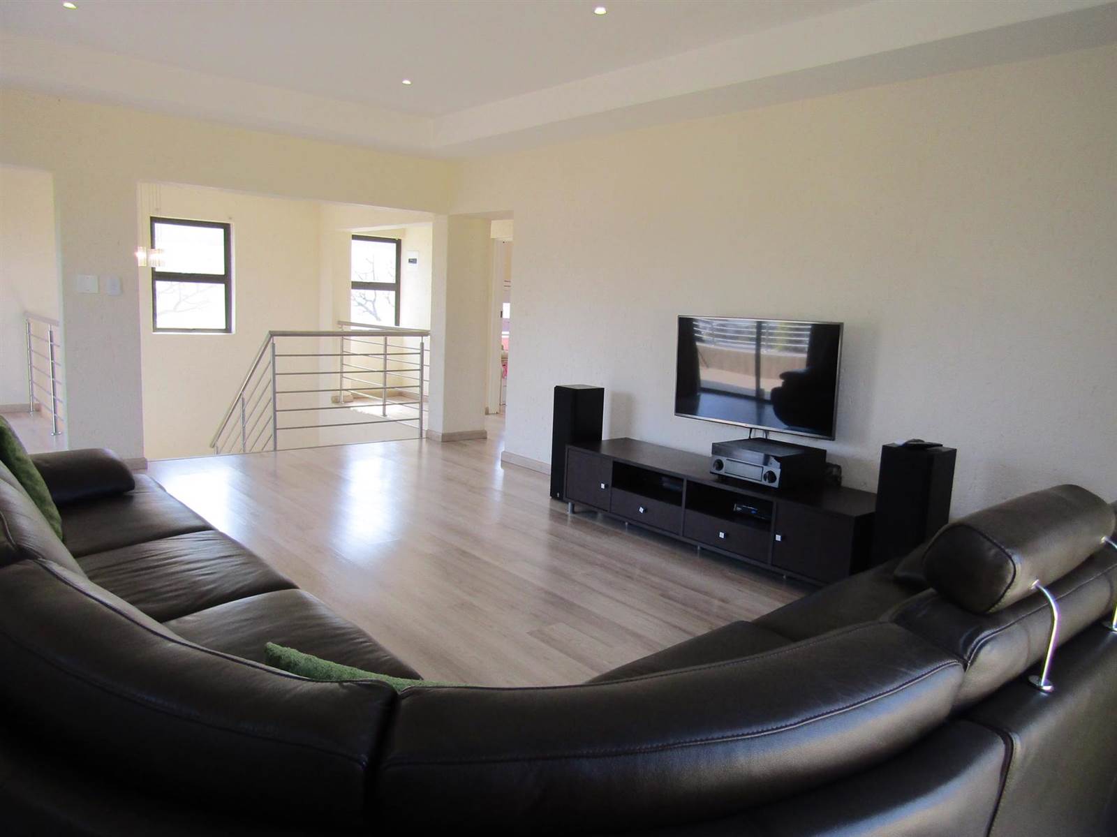 4 Bed House in Kyalami Estate photo number 17