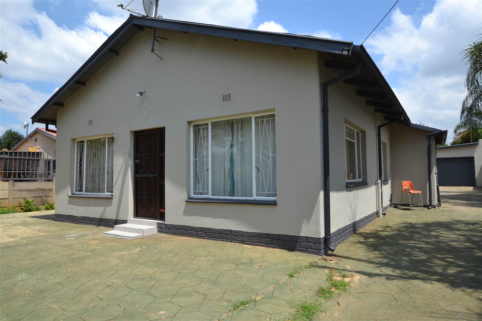 3 Bed House in Daspoort photo number 1