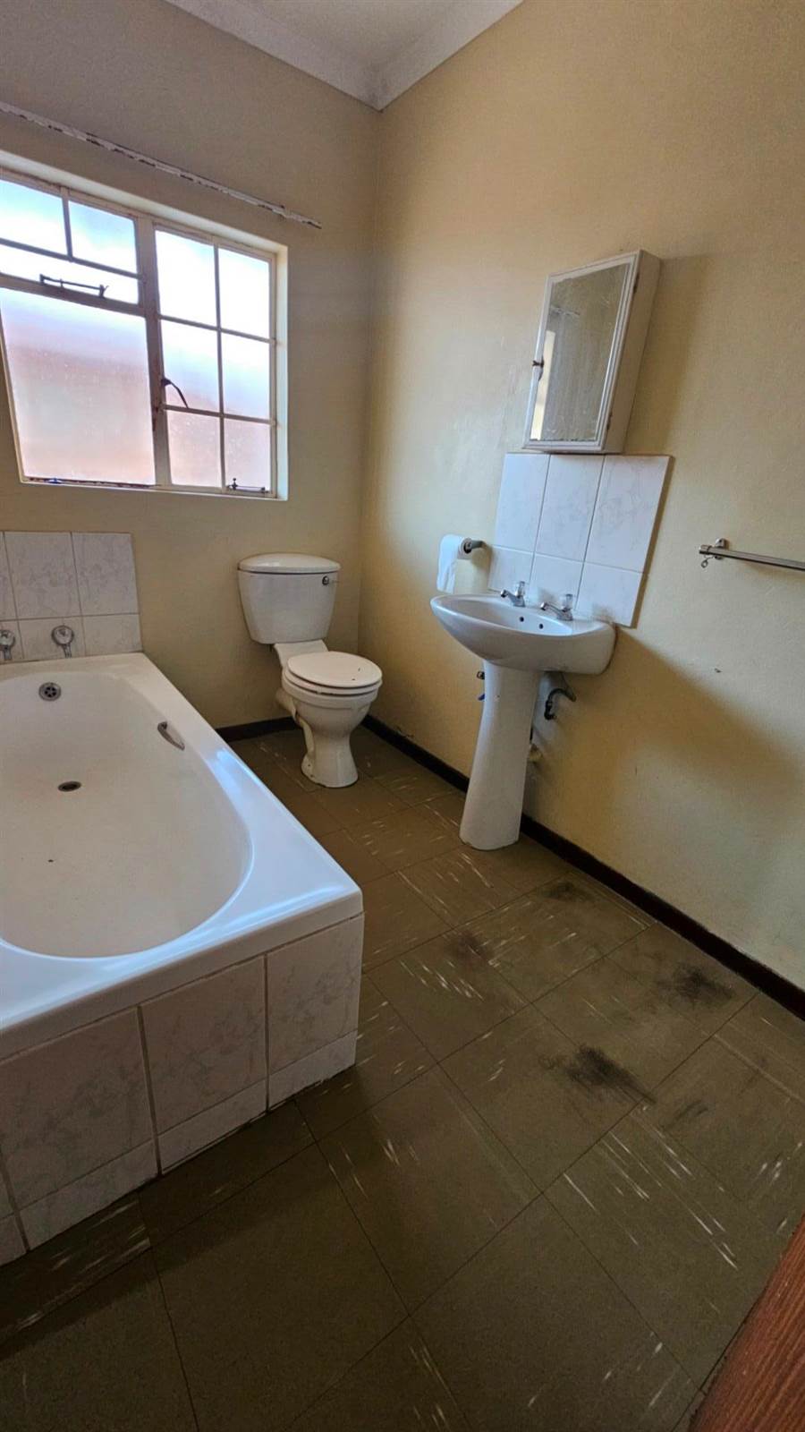 1 Bed House in Secunda photo number 10