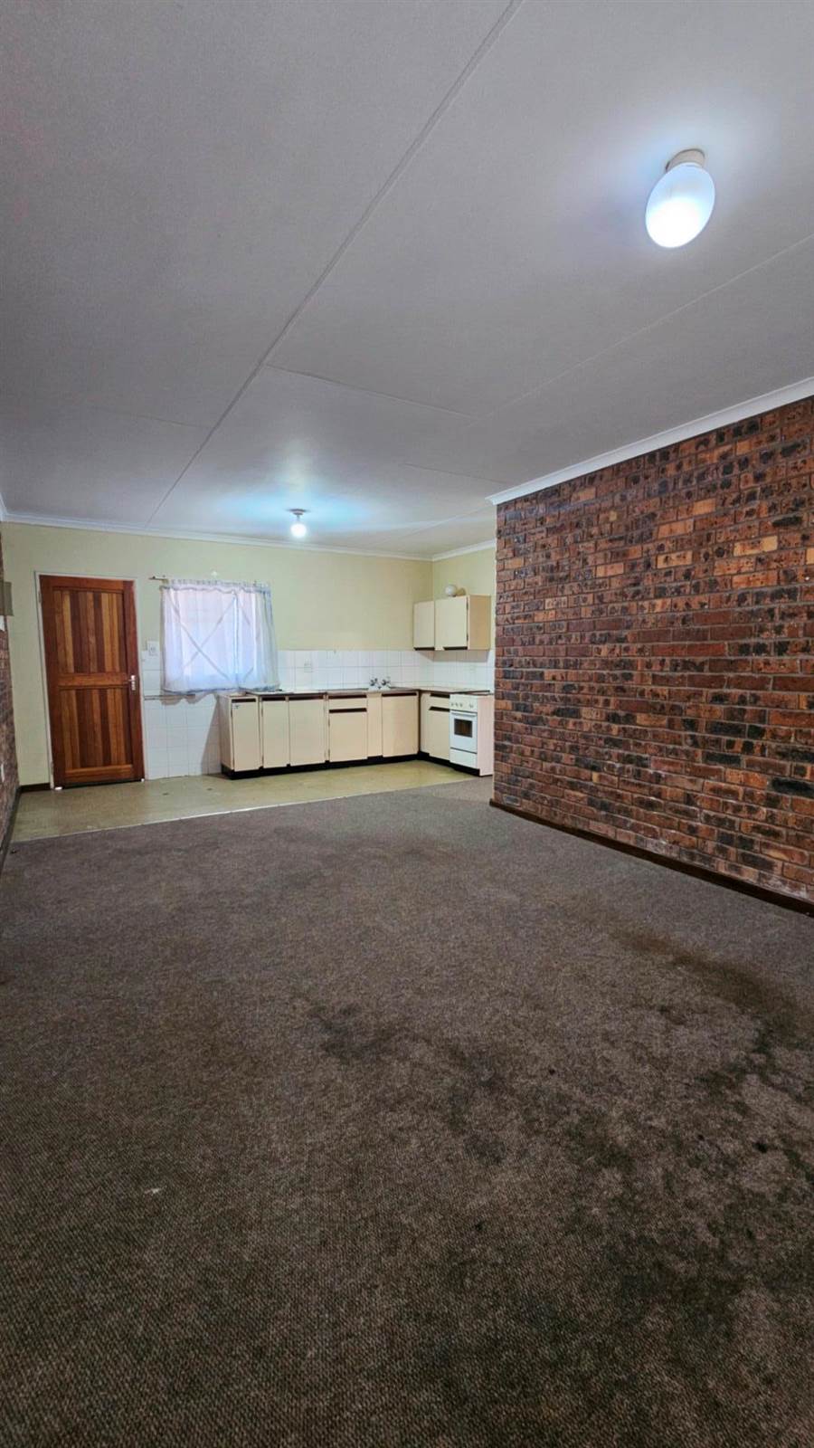 1 Bed House in Secunda photo number 3