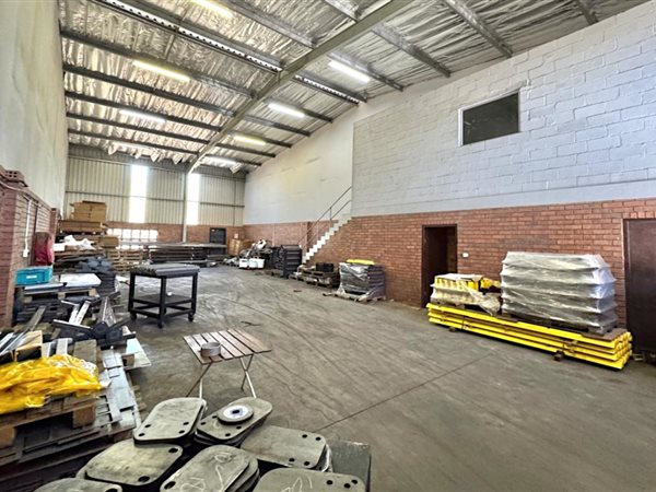 223  m² Industrial space