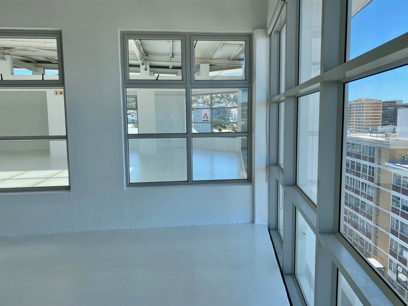 800  m² Commercial space in Cape Town City Centre photo number 7
