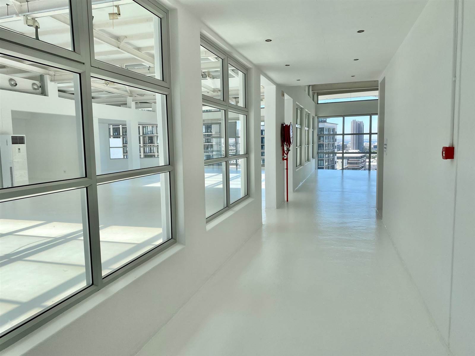 800  m² Commercial space in Cape Town City Centre photo number 25