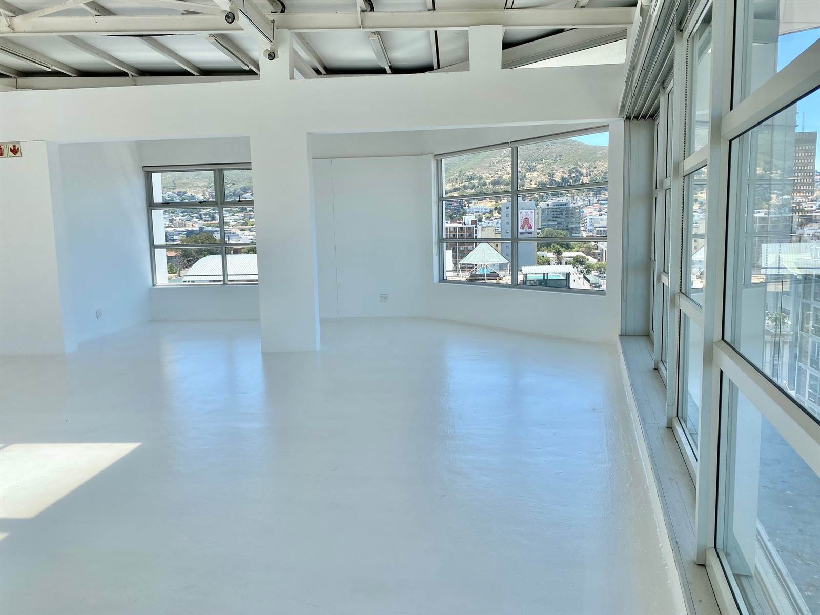 800  m² Commercial space in Cape Town City Centre photo number 10