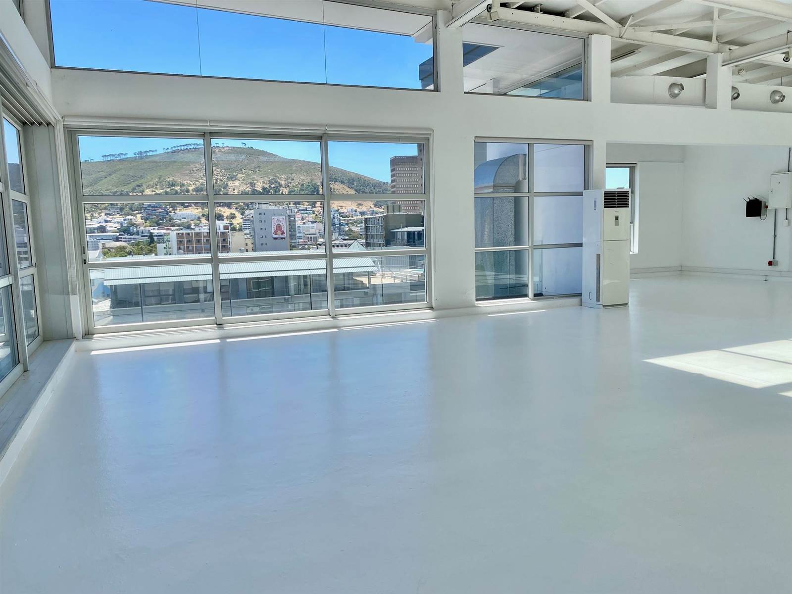800  m² Commercial space in Cape Town City Centre photo number 23