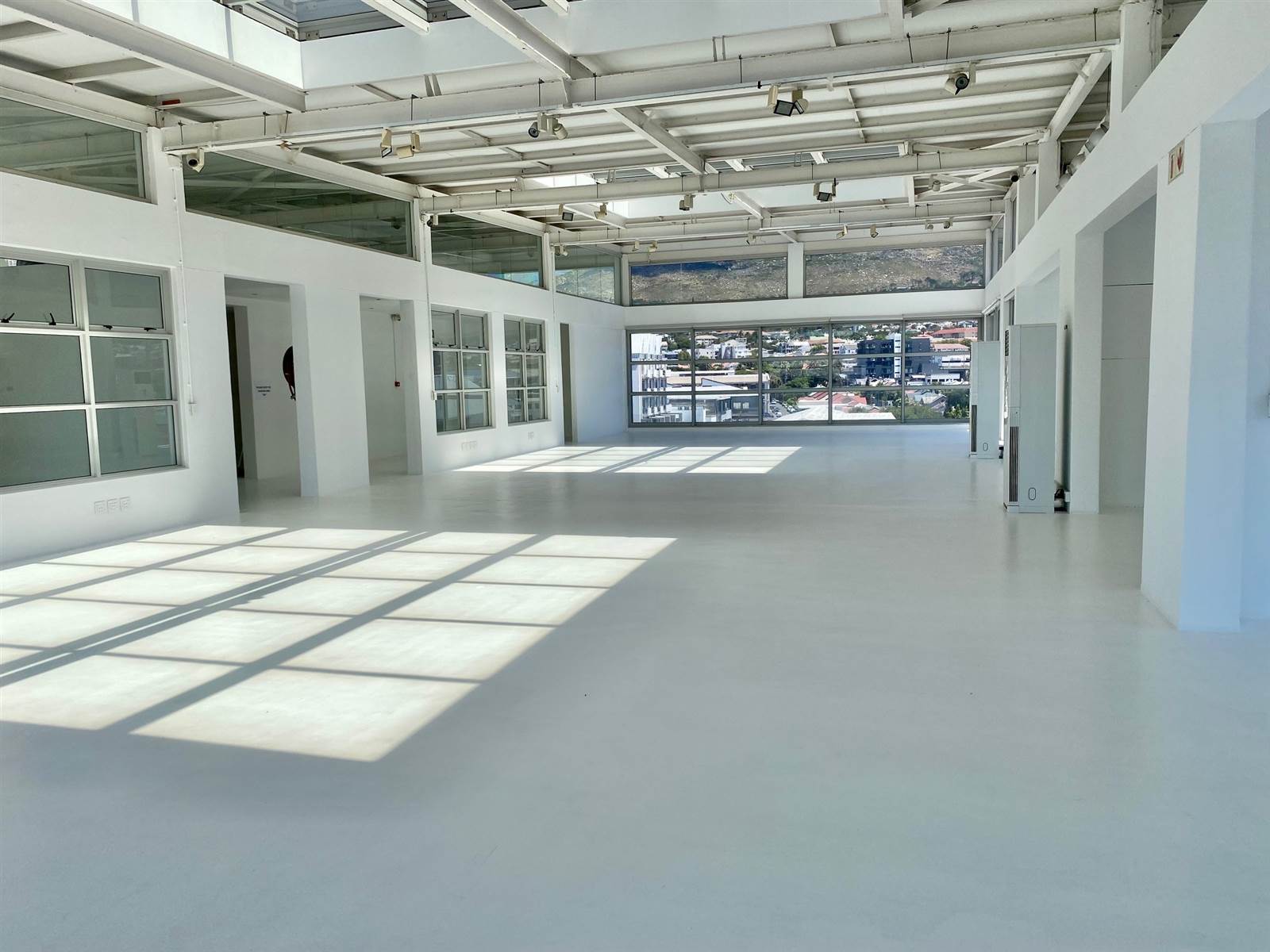 800  m² Commercial space in Cape Town City Centre photo number 11