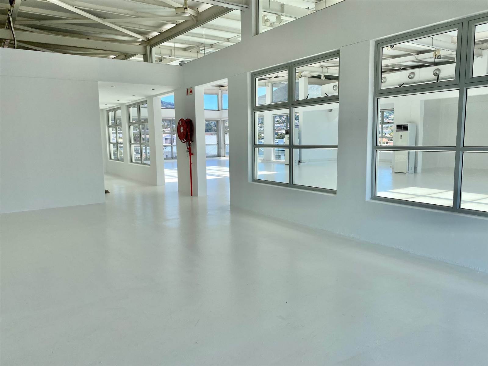 800  m² Commercial space in Cape Town City Centre photo number 5