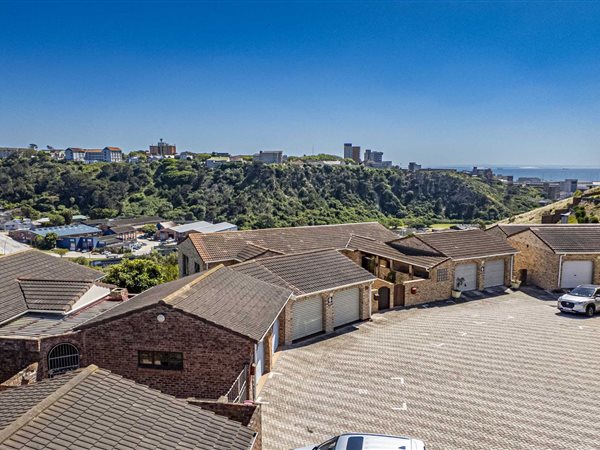 3 Bedroom Townhouse 3 Bedroom Townhouse