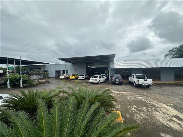 772  m² Commercial space