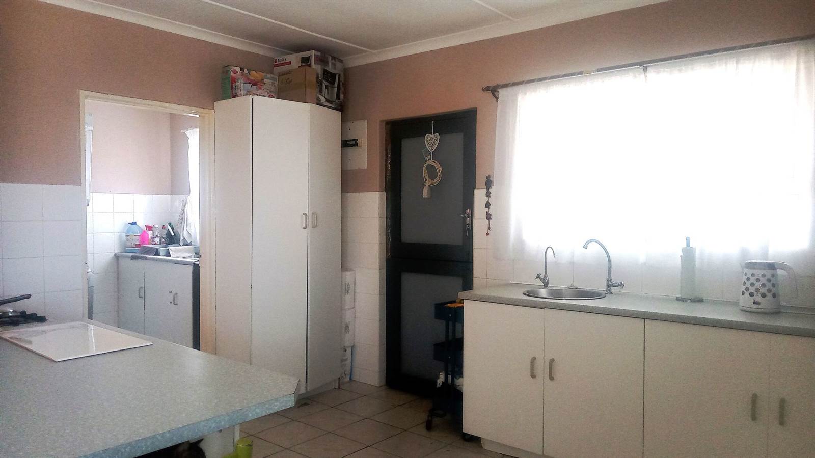 4 Bed House in Port Nolloth photo number 11