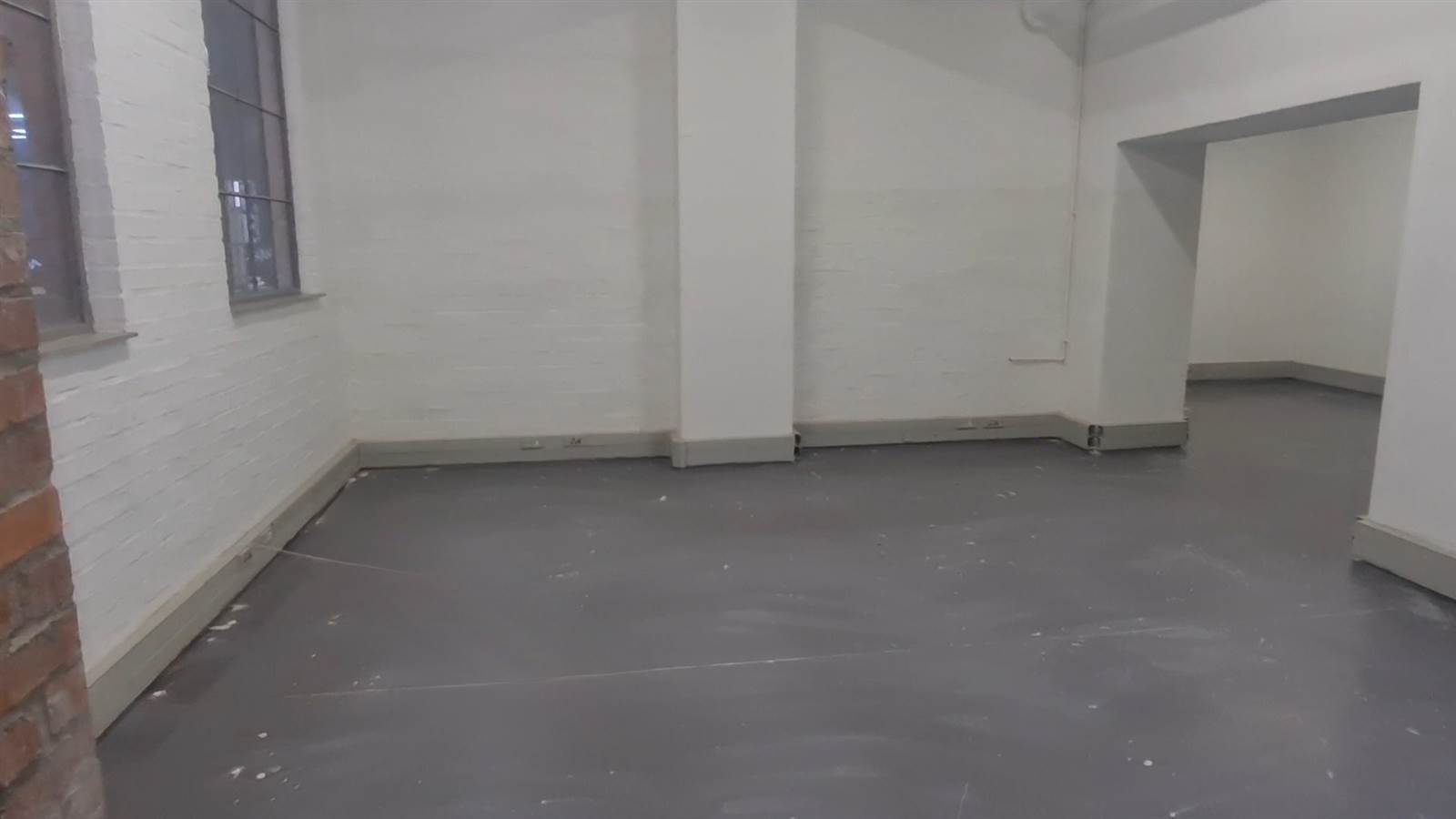 69  m² Commercial space in Woodstock photo number 3