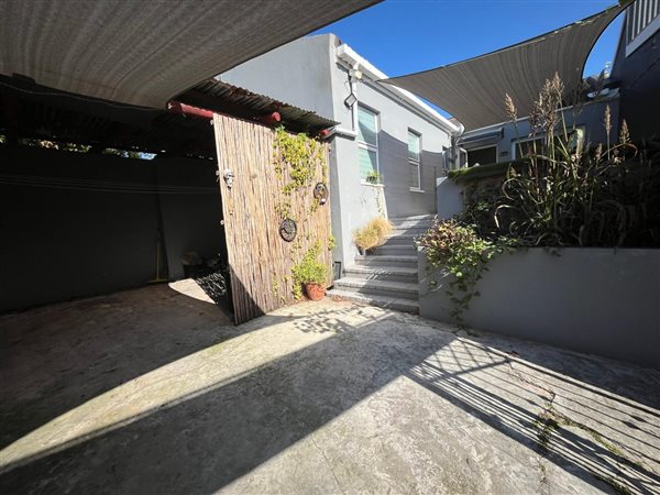 1 Bedroom House