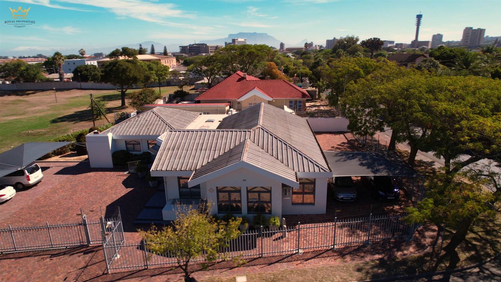362  m² Commercial space in Bellville Central photo number 1