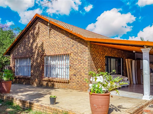 6 Bed House in Pretoria North