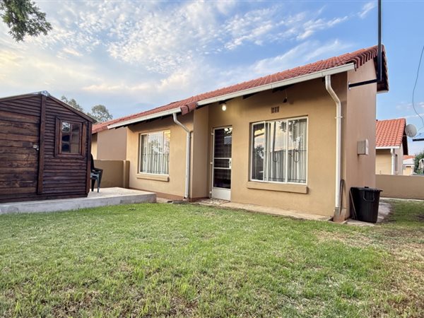 2 Bedroom Townhouse 2 Bedroom Townhouse