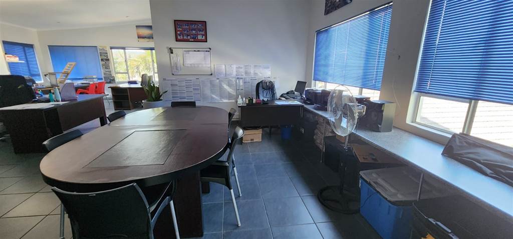 275  m² Commercial space in Amanzimtoti photo number 5