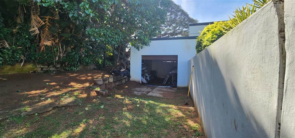 275  m² Commercial space in Amanzimtoti photo number 19