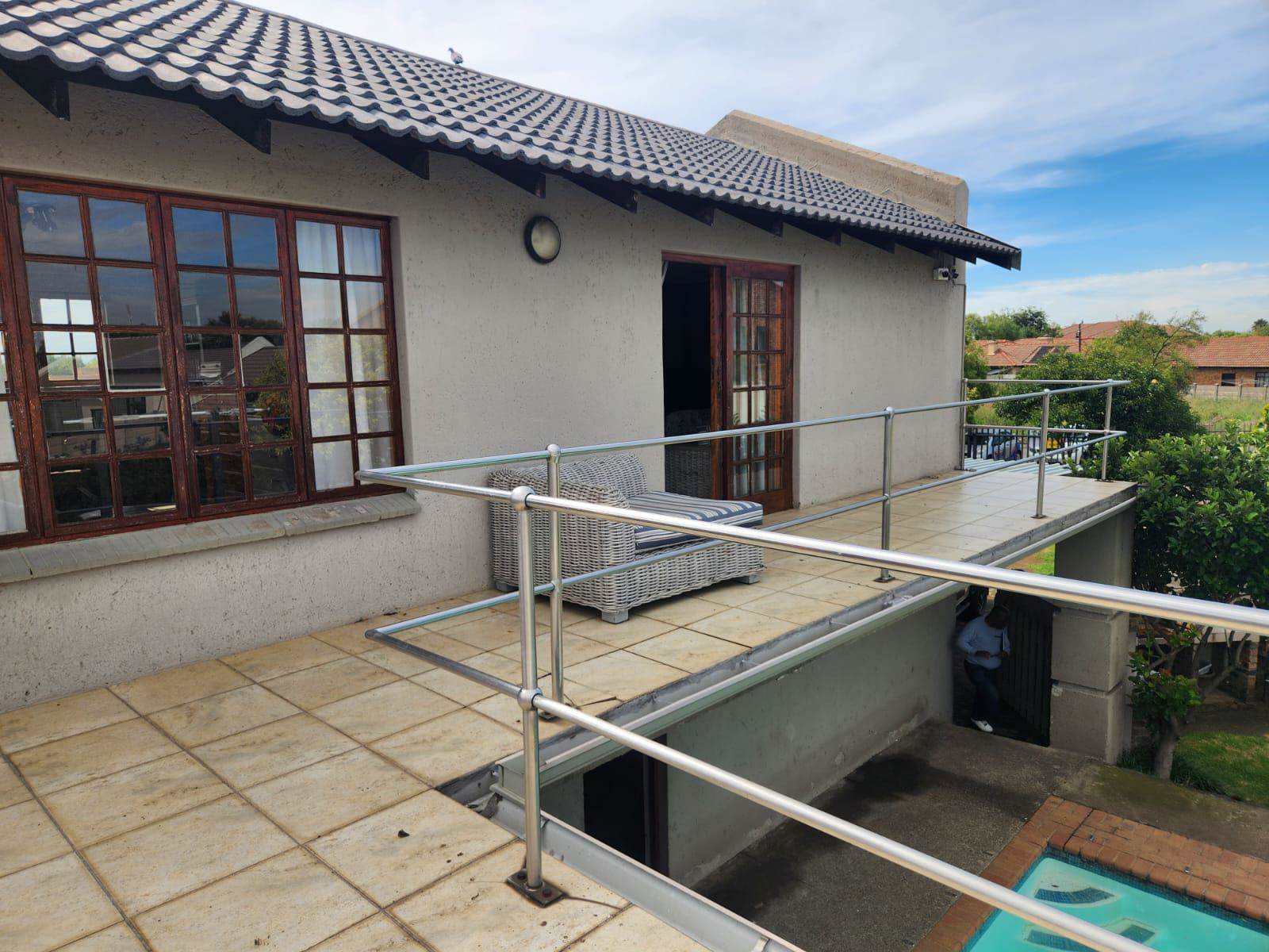 6 Bed House in Secunda photo number 4