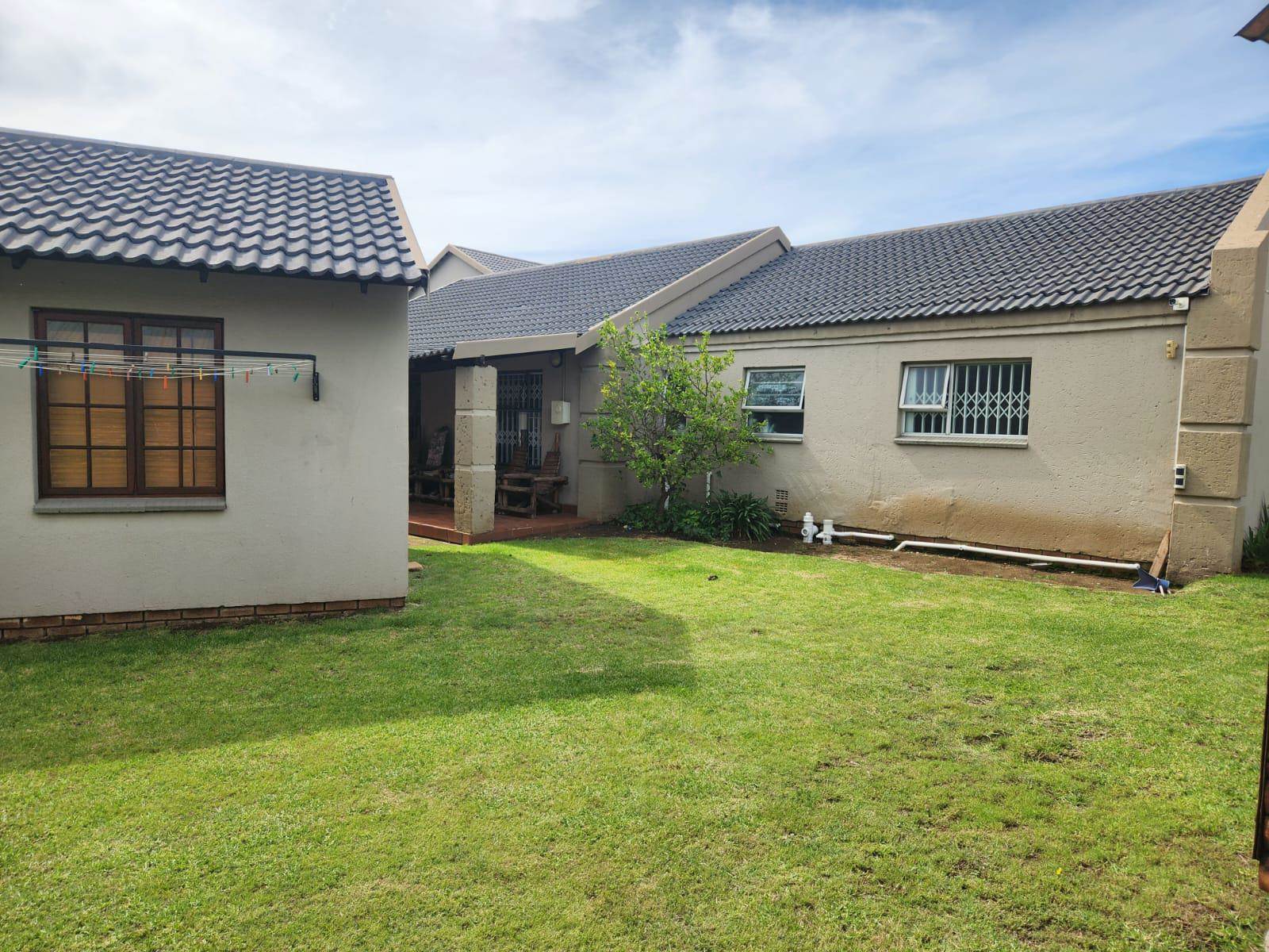6 Bed House in Secunda photo number 5