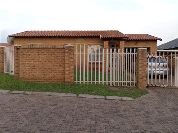 3 Bedroom House 3 Bedroom House
