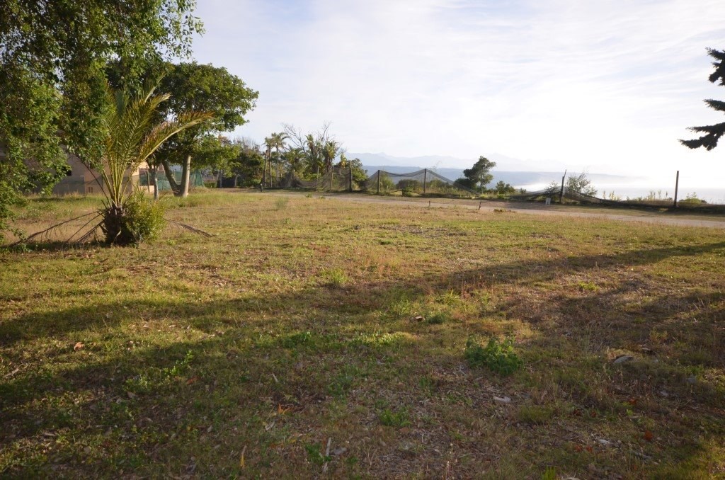 696 m² Land available in The Hill Estate photo number 5