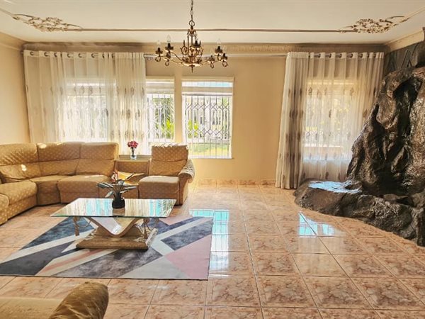6 Bedroom House 6 Bedroom House