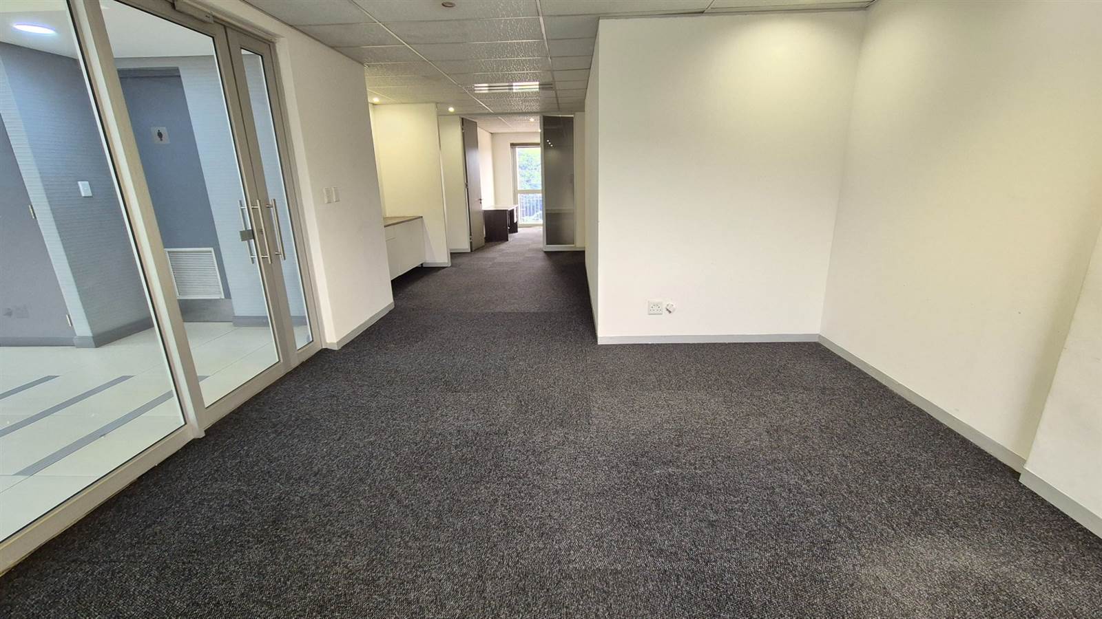 113  m² Office Space in Lynnwood photo number 5