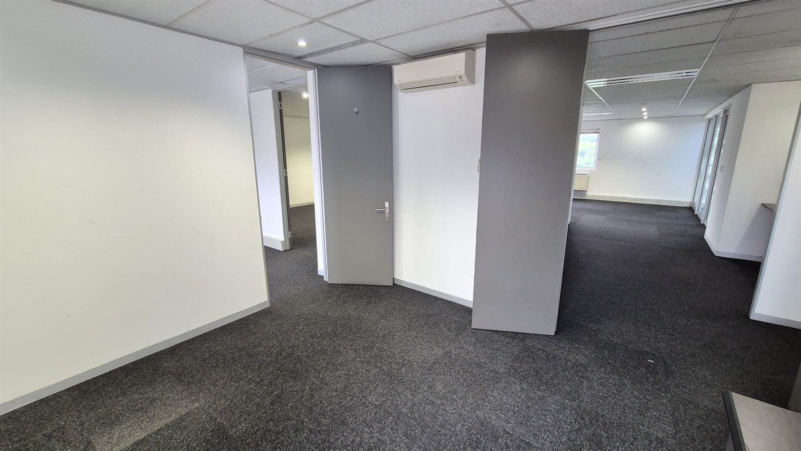 113  m² Office Space in Lynnwood photo number 8