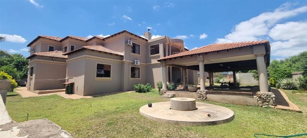 6 Bed House in Malelane photo number 1
