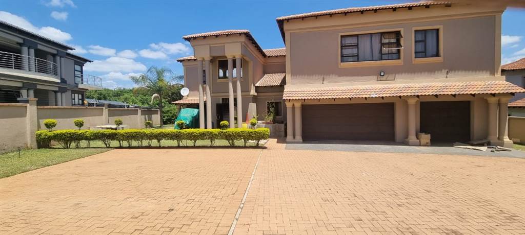 6 Bed House in Malelane photo number 14