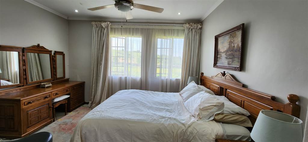 4 Bed Townhouse in Mooikloof Ridge photo number 20