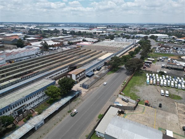 30 000 m² Industrial space 30 000 m² Industrial space