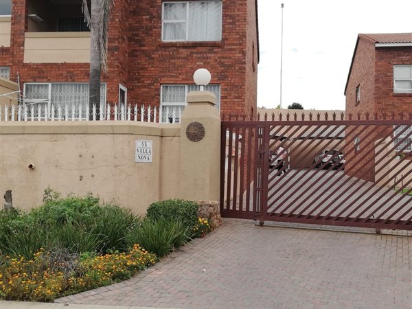 2 Bedroom Townhouse 2 Bedroom Townhouse