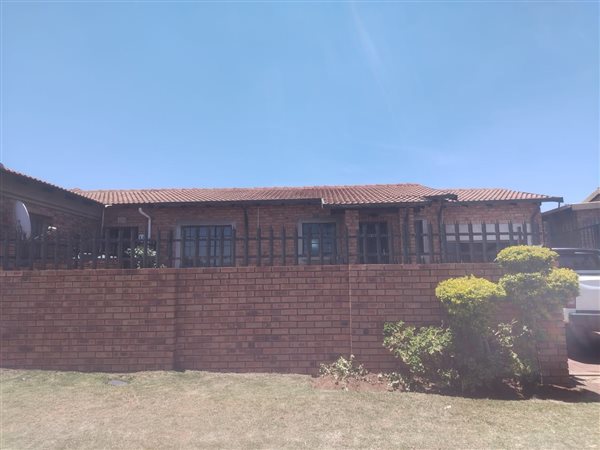 2 Bedroom Townhouse 2 Bedroom Townhouse