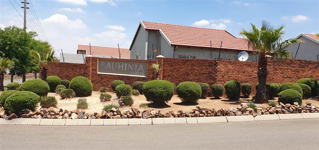 3 Bed Townhouse in Duvha Park photo number 1