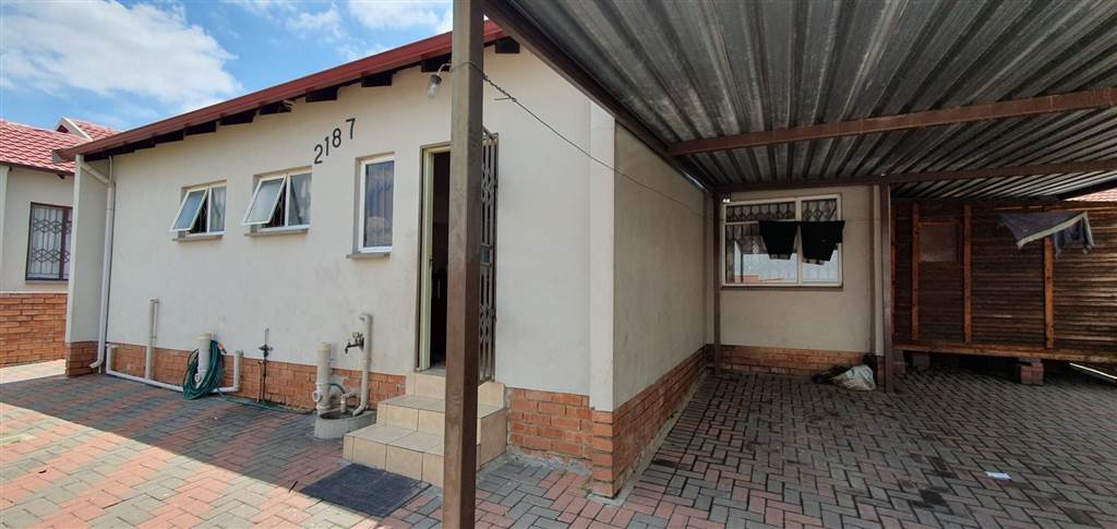 3 Bed Townhouse in Duvha Park photo number 7